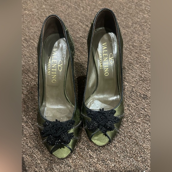 Valentino Garavani Green Studded Shoes Heels Sz 38 Made in Italy! - Picture 2 of 7